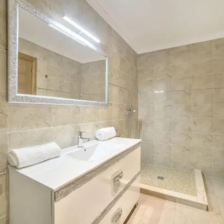 By Interhome